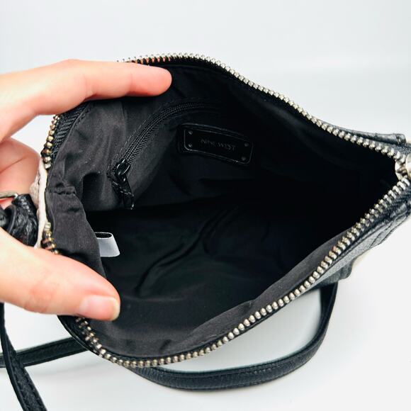 Y2K Nine West Women's Black White Small Adjustable Strap Leather Crossbody Bag - Picture 10 of 11